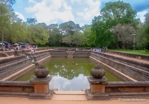 Kuttam Pokuna, Anuradhapura
