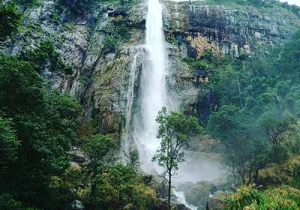Diyaluma Falls in Koslanda