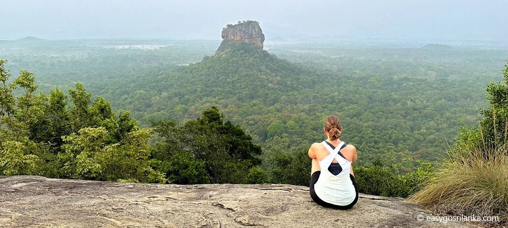 Sigiriya-lion-rock