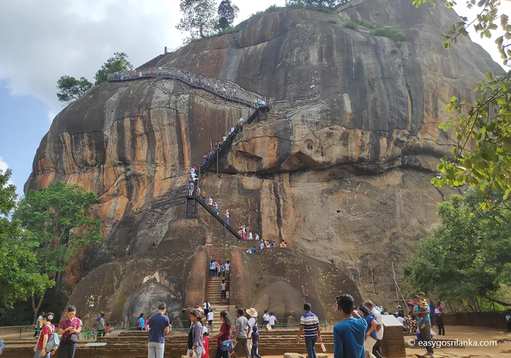Sigiriya, Lion’s Paws Entrance