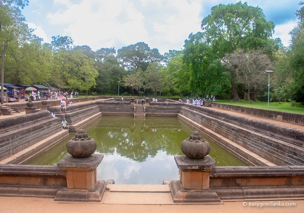 kuttam pokuna anuradhapura